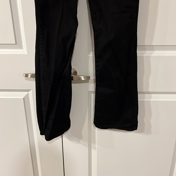 Lightly worn black Levi Strauss & Co Classic Bootcut size 6 jeans - Picture 3 of 15